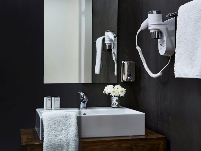 Manos Maria Hotel & Apartments  77669