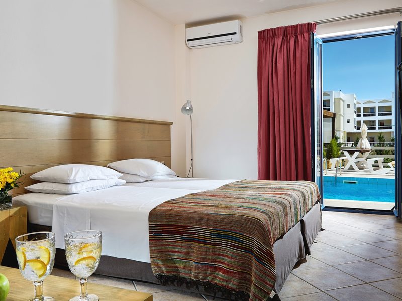 Manos Maria Hotel & Apartments  77672