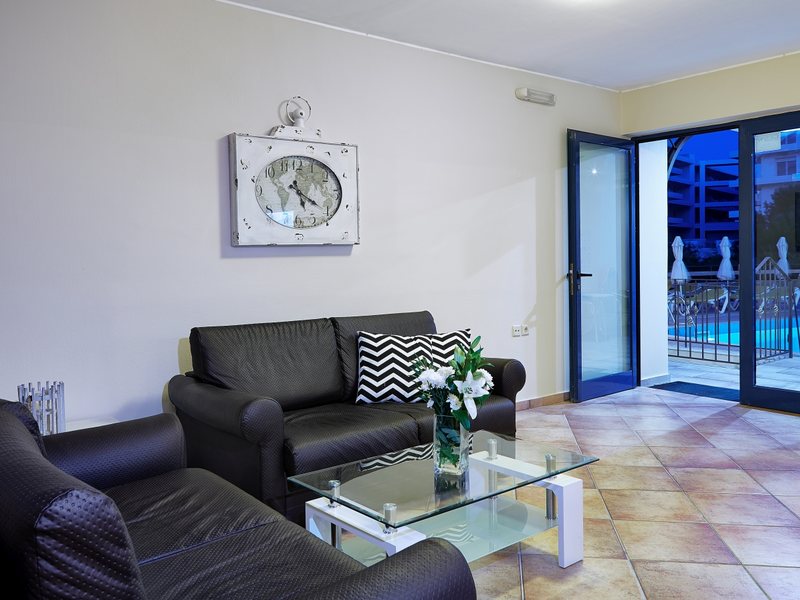 Manos Maria Hotel & Apartments  77678