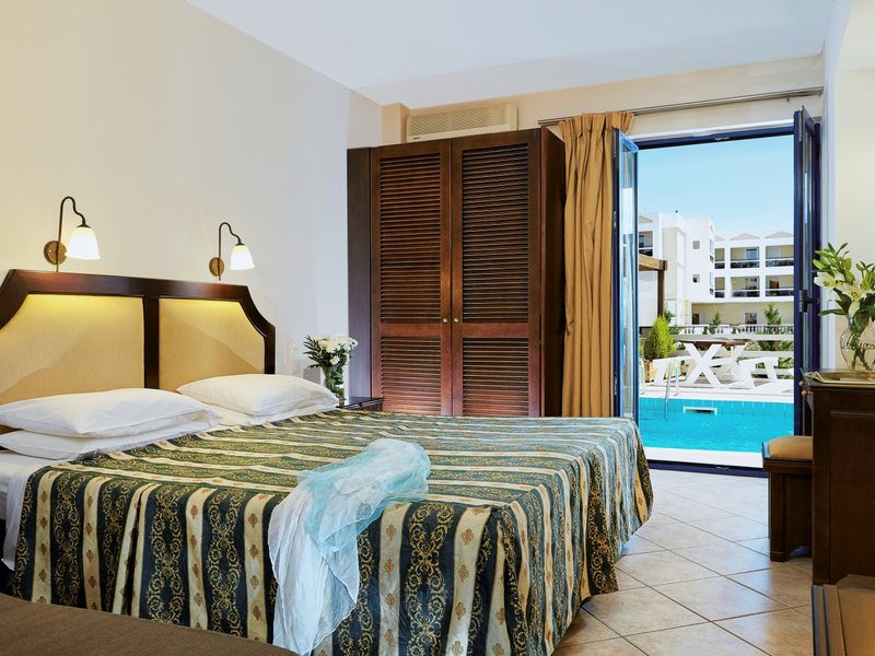 Manos Maria Hotel & Apartments  77681