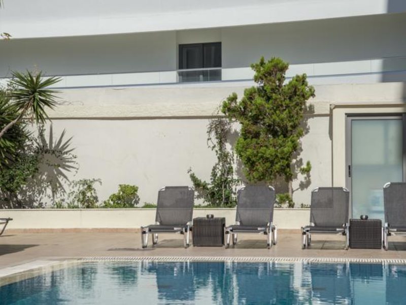 Manousos City Hotel 78078