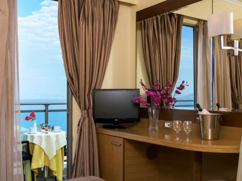 Manousos City Hotel 78079