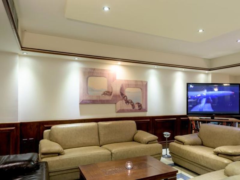 Manousos City Hotel 78081