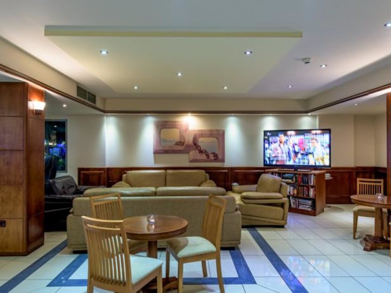 Manousos City Hotel 78082