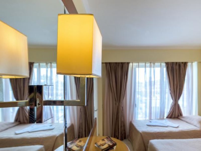 Manousos City Hotel 78087