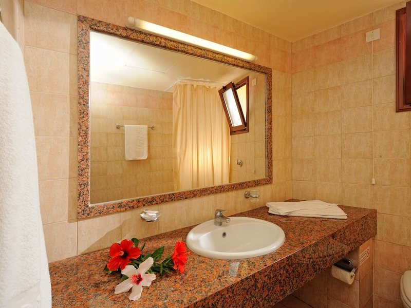 Maria Lambis Apartments 286783