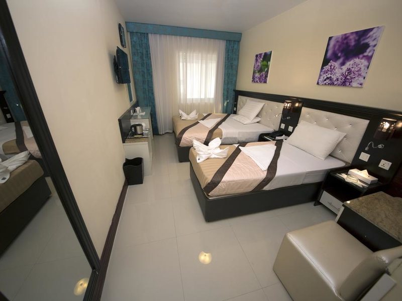 Mariana Hotel 300902