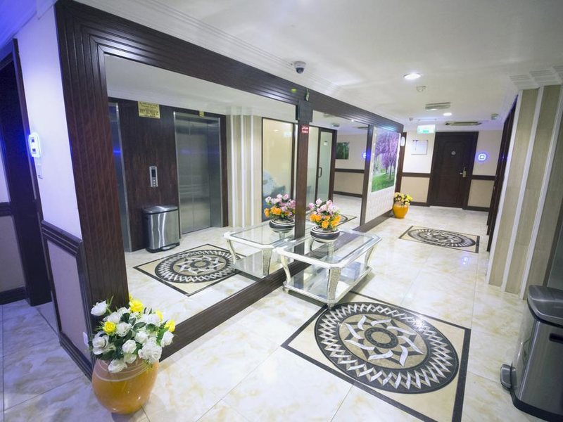 Mariana Hotel 300903