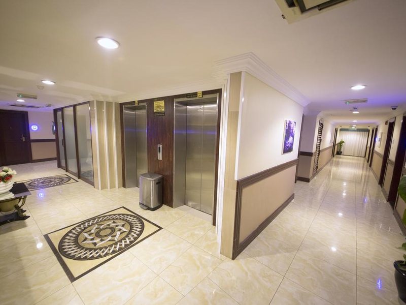 Mariana Hotel 300904