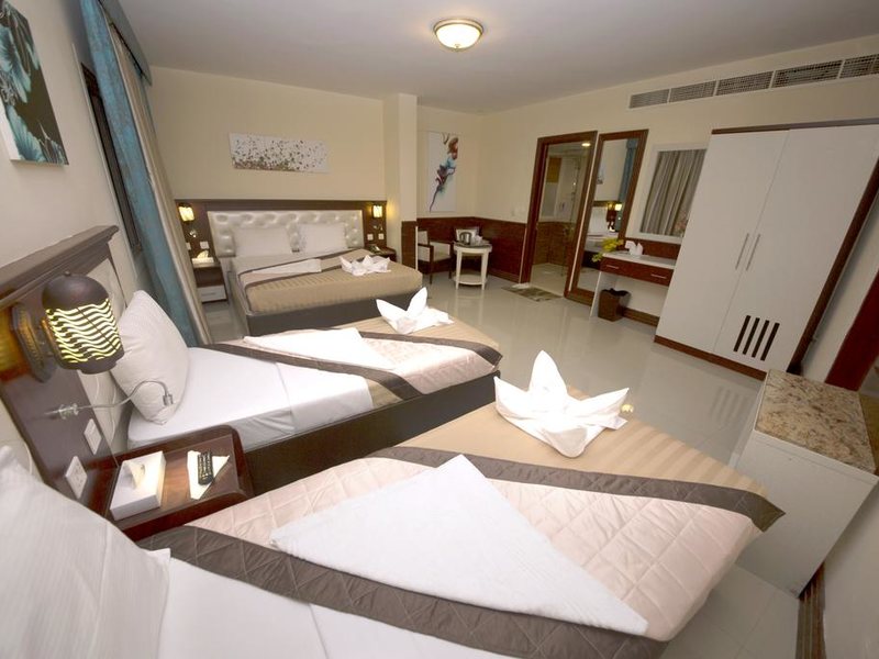 Mariana Hotel 300914