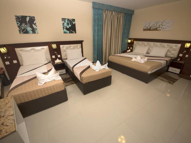 Mariana Hotel 300915