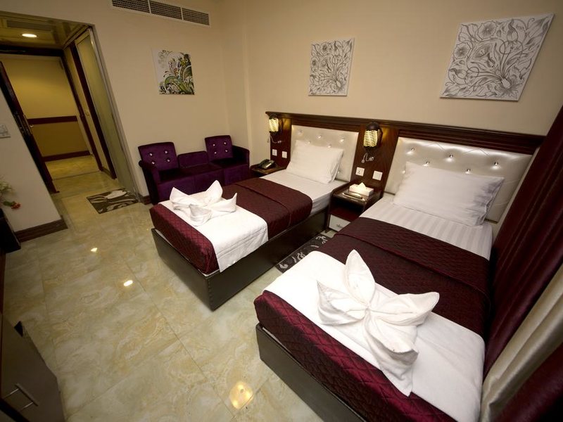 Mariana Hotel 300920