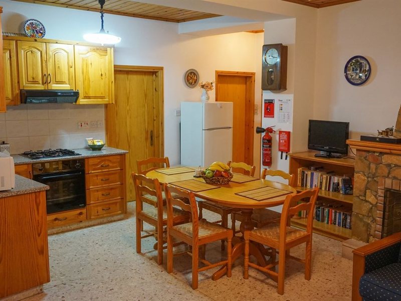 Marios Traditional House 291812