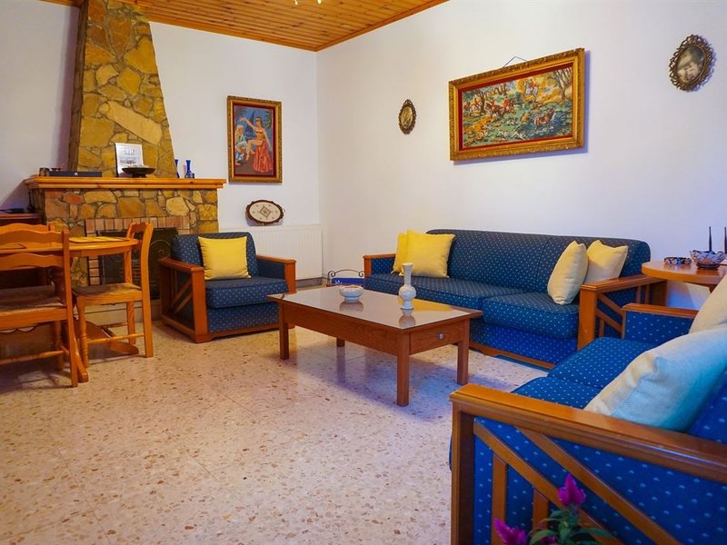 Marios Traditional House 291813