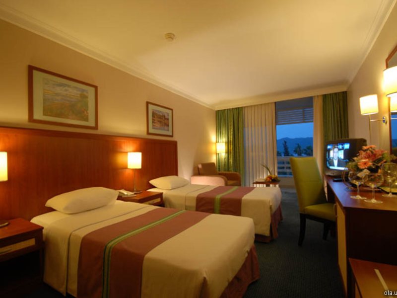 Maritim Hotel Grand Azur  25998