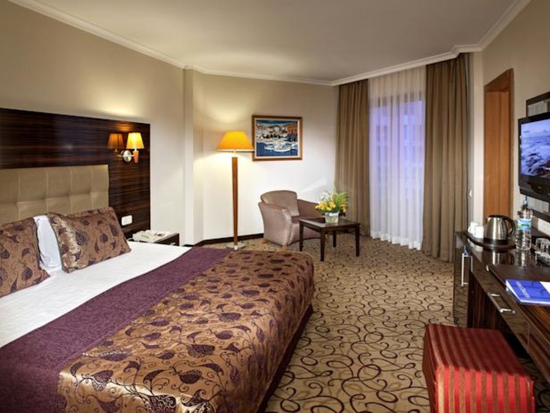 Maritim Pine Beach Resort 94638