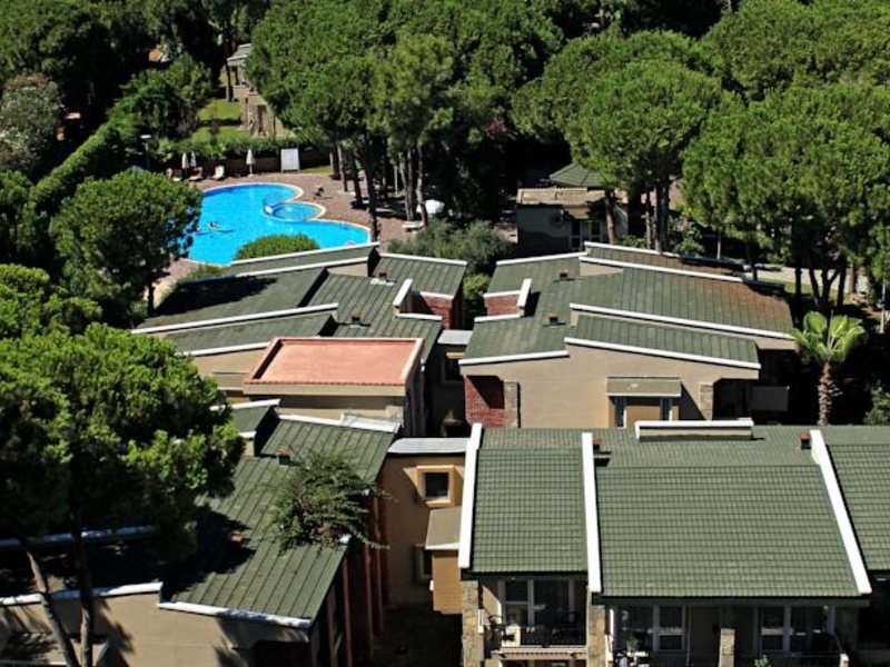 Maritim Pine Beach Resort 94650