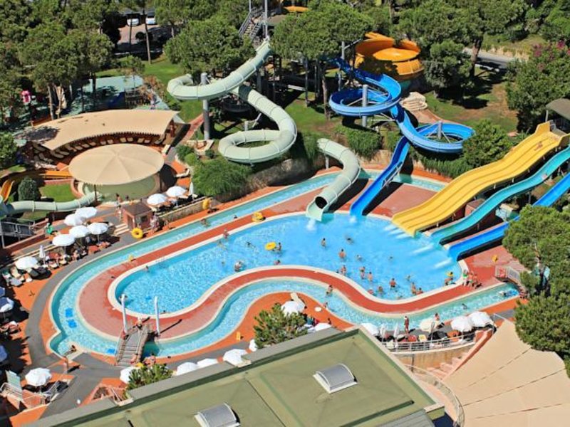 Maritim Pine Beach Resort 94669