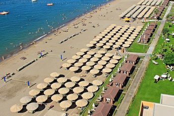 Maritim Pine Beach Resort