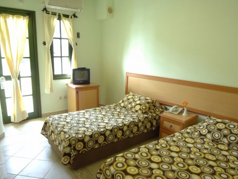 May Garden Club Hotel 34652