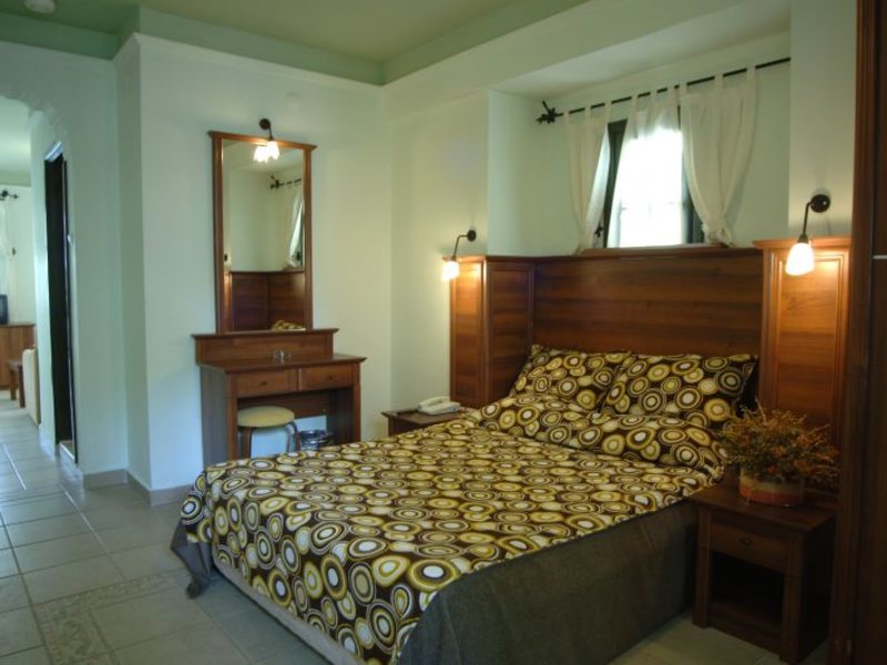 May Garden Club Hotel 34655