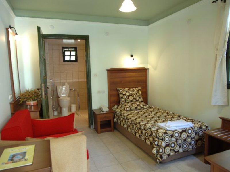 May Garden Club Hotel 34664