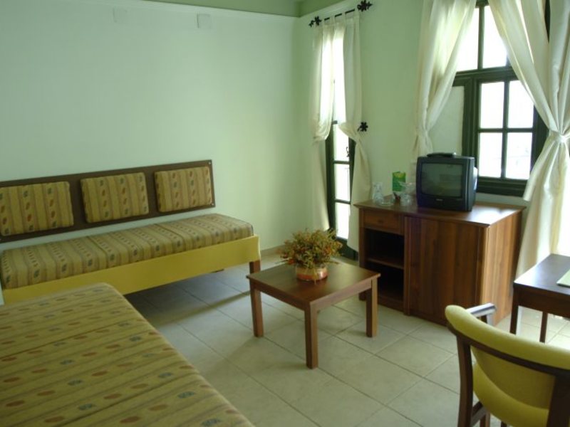 May Garden Club Hotel 34666