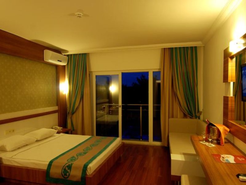 Maya Golf Hotel HV-2 (ex 71295