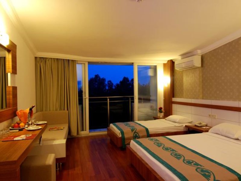 Maya Golf Hotel HV-2 (ex 71298