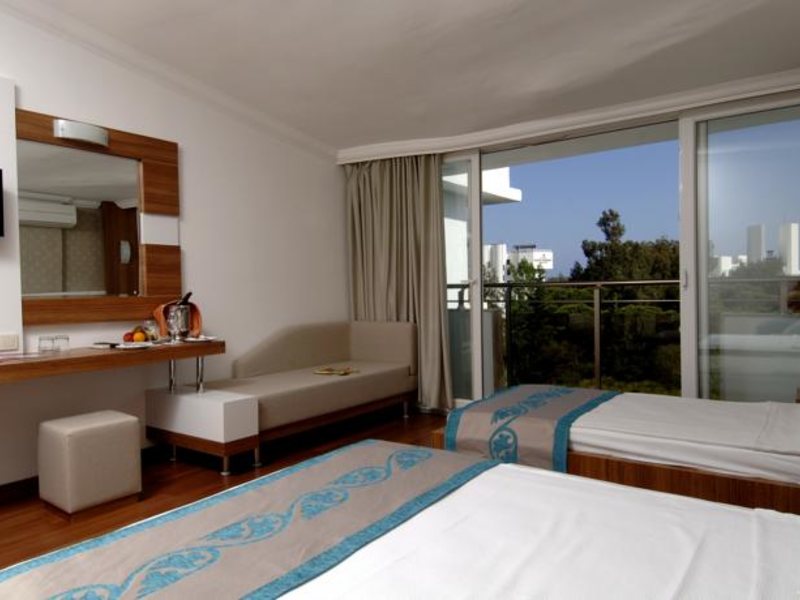 Maya Golf Hotel HV-2 (ex 71300