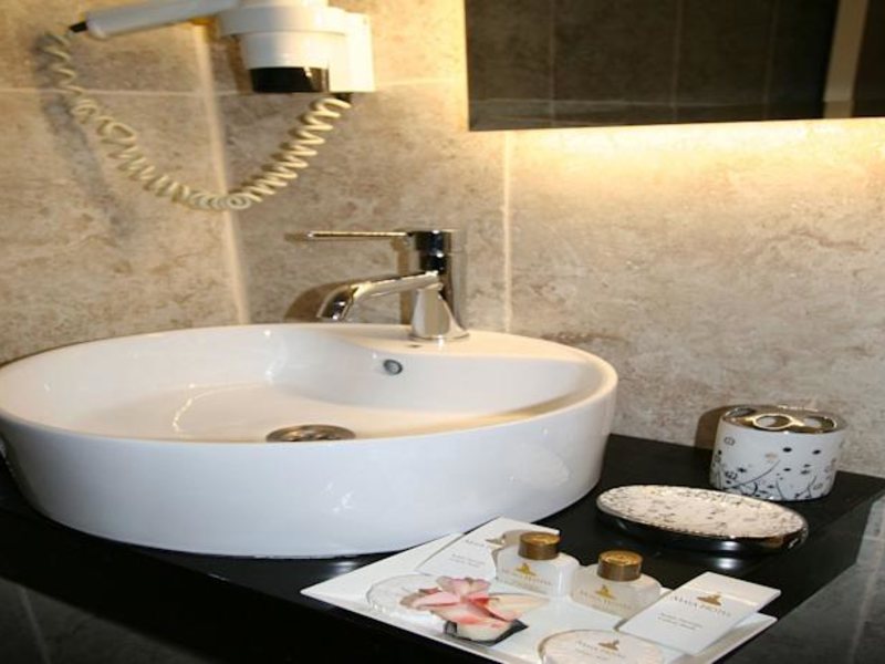 Maya Hotel 94877