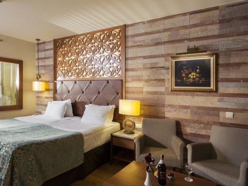 Melas Hotel Lara  94995