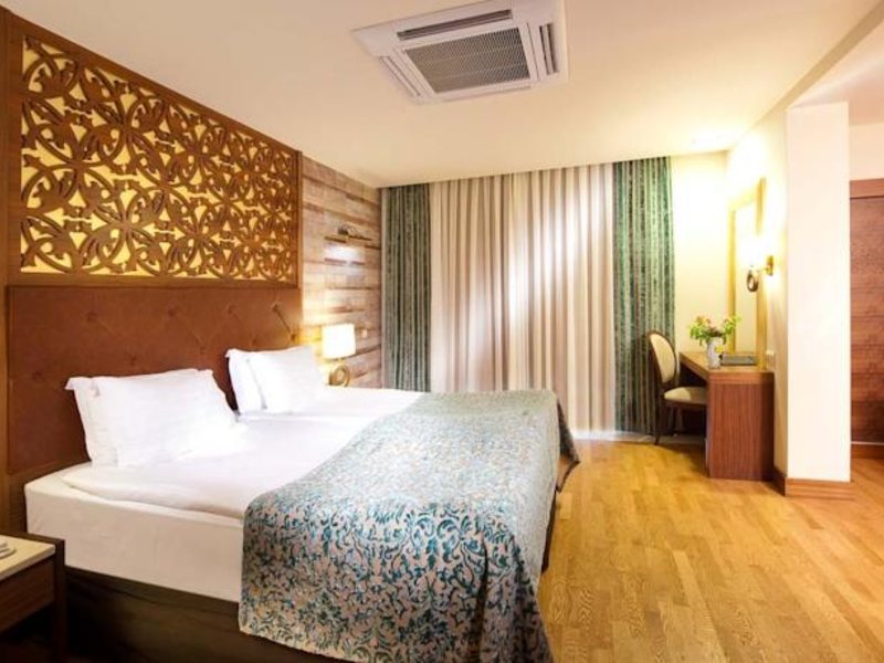 Melas Hotel Lara  95000