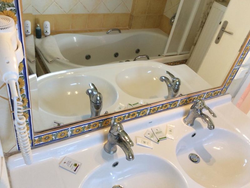 Melissa Gold Coast Hotel (Melissa Hotel) 260433