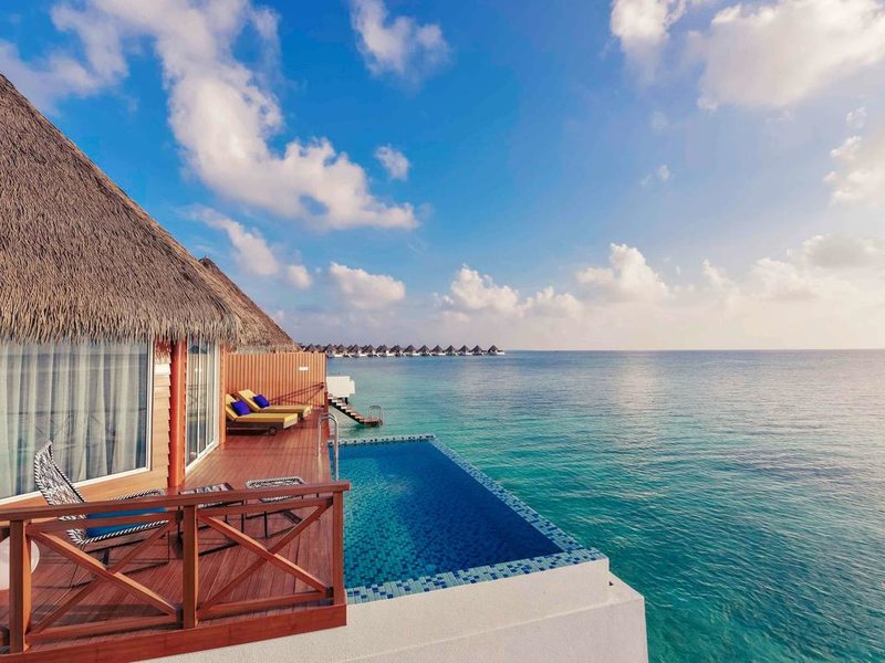 Mercure Maldives Kooddoo Resort 228190