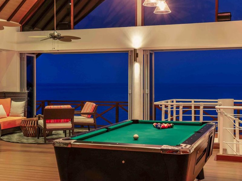 Mercure Maldives Kooddoo Resort 228191