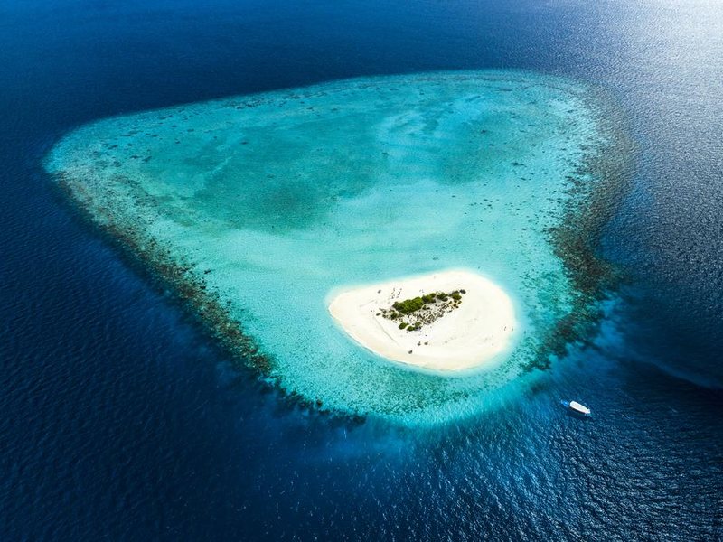 Mercure Maldives Kooddoo Resort 228215