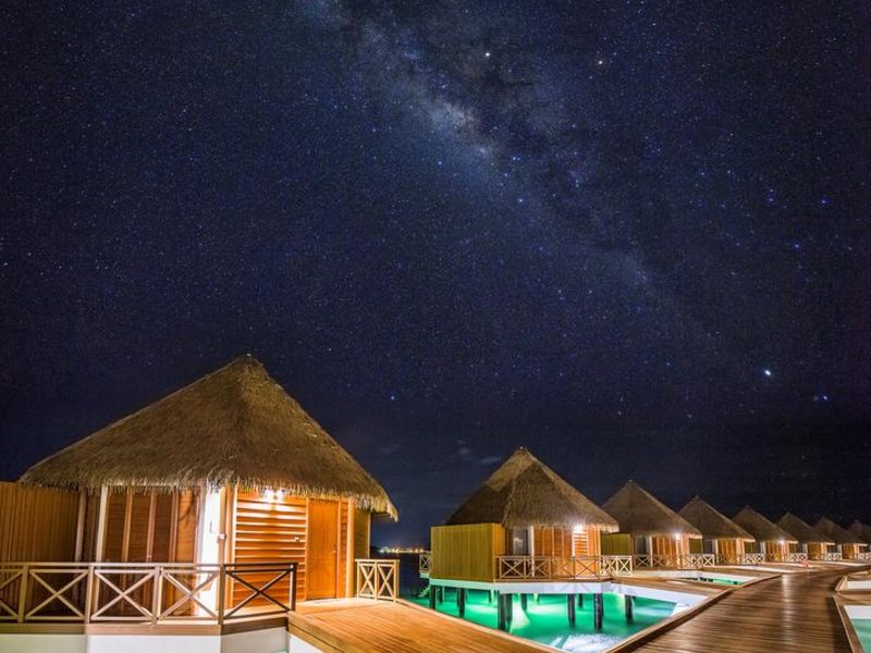 Mercure Maldives Kooddoo Resort 228217