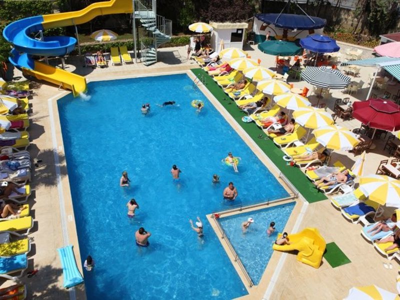 Merlin Beach Park Hotel  43948