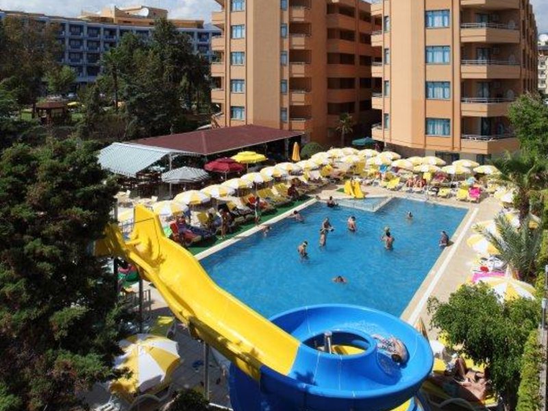 Merlin Beach Park Hotel  43954