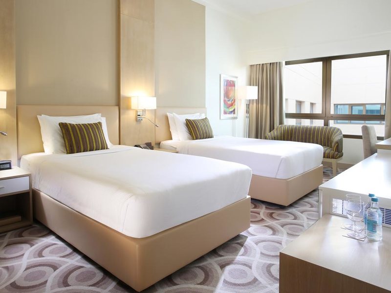 Metropolitan Hotel Dubai 192610