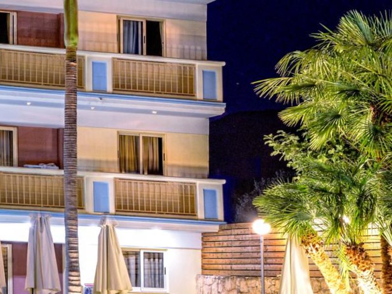 Michalis Apartments 76406