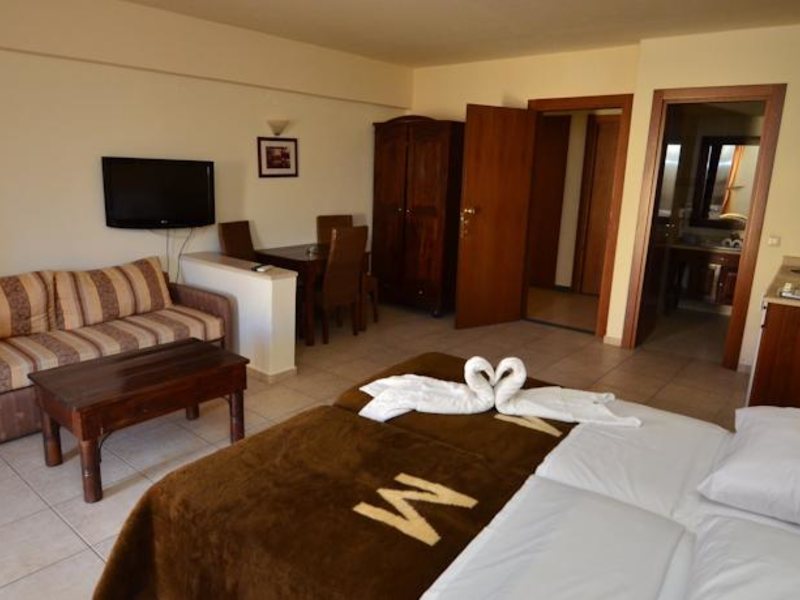 Michalis Apartments 76413