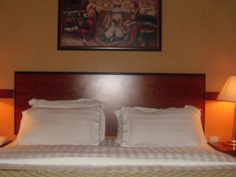 Middle East Hotel 132722