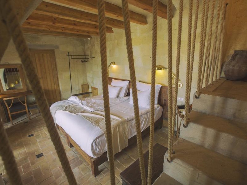 Millstone Cave Suites 304653