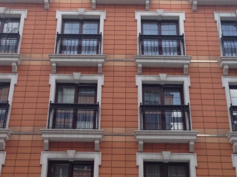 Mina Hotel 95104