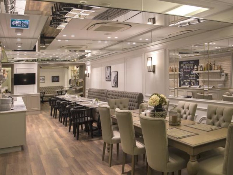 Mina Hotel 95106