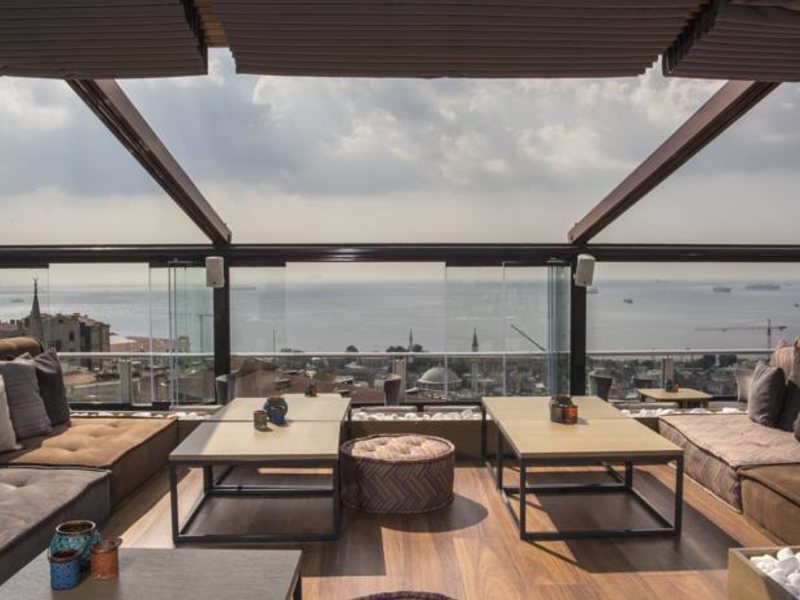 Mina Hotel 95113