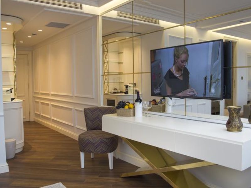 Mina Hotel 95118