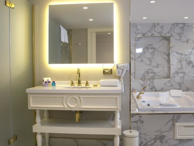 Mina Hotel 95125
